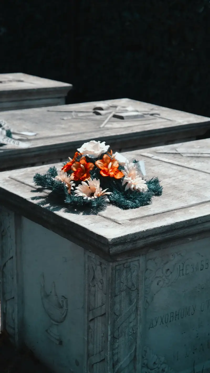 How much morticians make with flowers placed at a quiet memorial