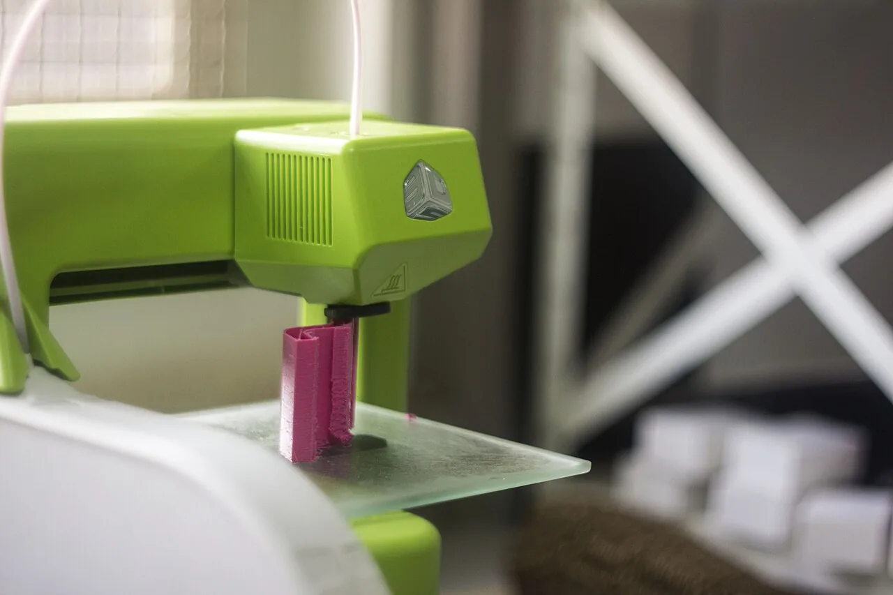 3D printer laying down filament mid-print